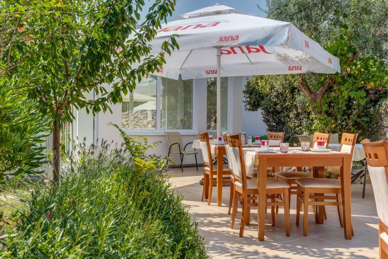 Hotel Manora Нерезине Экстерьер фото